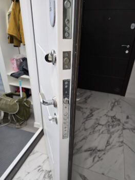 Фото для установки умного замка